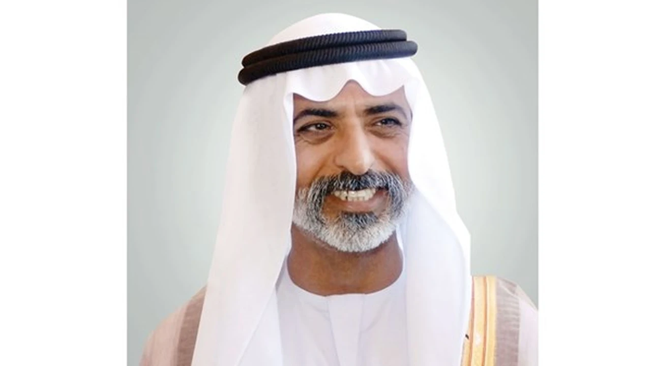 نهيان بن مبارك يستقبل وفد كلية منلو الأميركية المشارك في برنامج عالمي بالإمارات